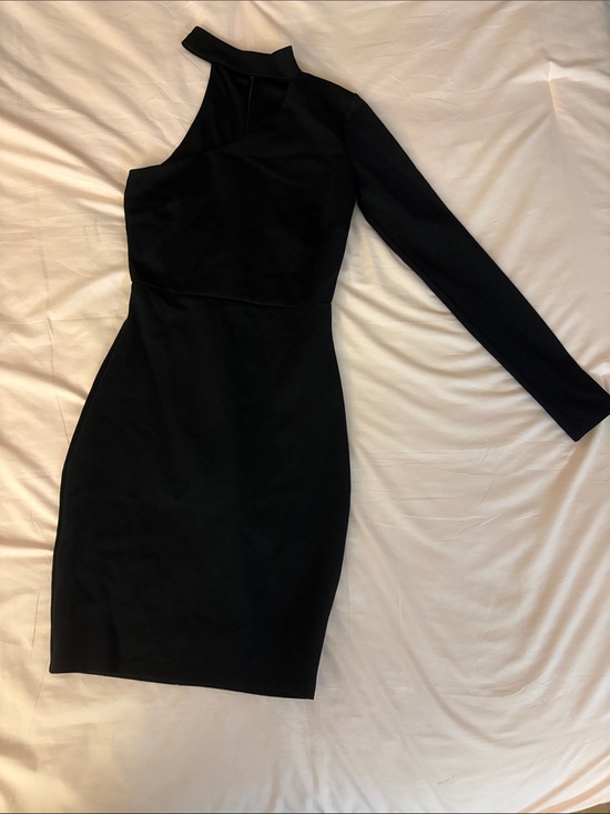 Lulus Dresses & Skirts - Black One-Shoulder- mock neck- Long-Sleeve dress